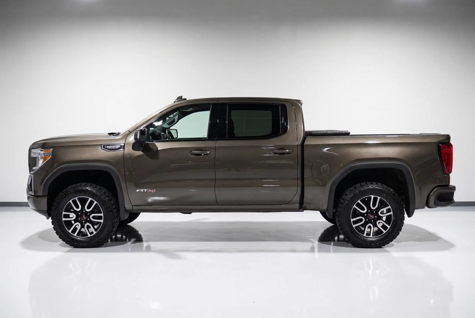 Used 2019 GMC Sierra 1500 AT4 AWD/4WD image 4