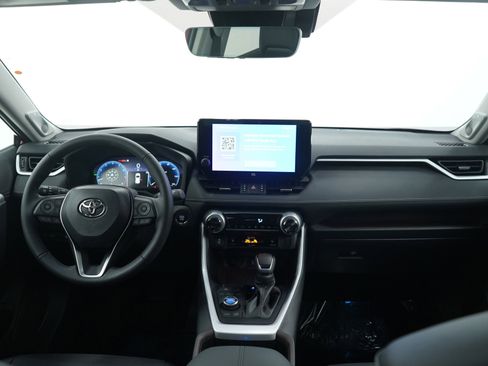 Used 2025 Toyota RAV4 Limited image 13