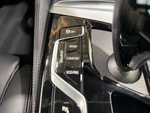 Certified 2023 BMW M550i xDrive w/ Executive Package image 38