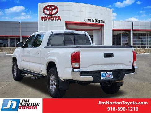Used 2017 Toyota Tacoma SR5 w/ Tow Package image 8