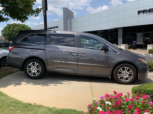 Used 2013 Honda Odyssey EX image 11