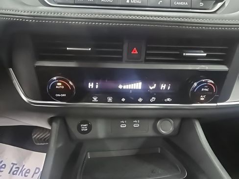 Used 2025 Nissan Rogue SV image 26