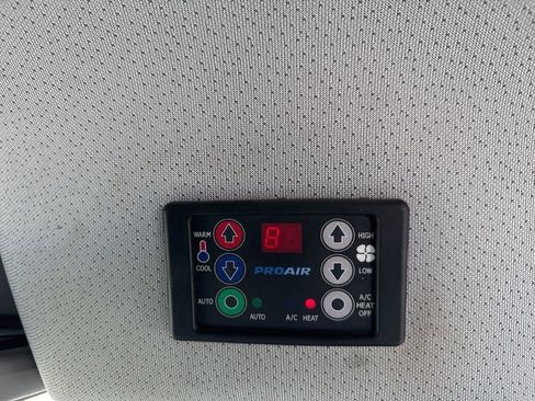 Used 2018 Mercedes-Benz Sprinter 2500 image 22