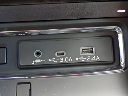 Certified 2025 Subaru Ascent Bronze Edition AWD/4WD image 26