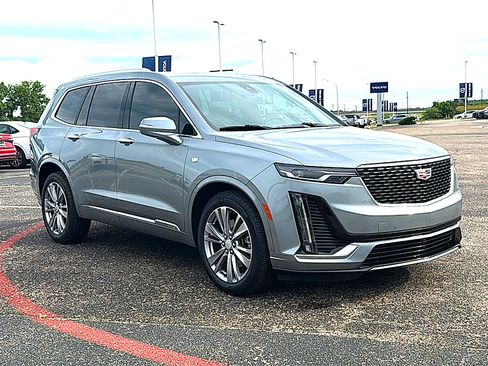 Used 2024 Cadillac XT6 Premium Luxury FWD image 10