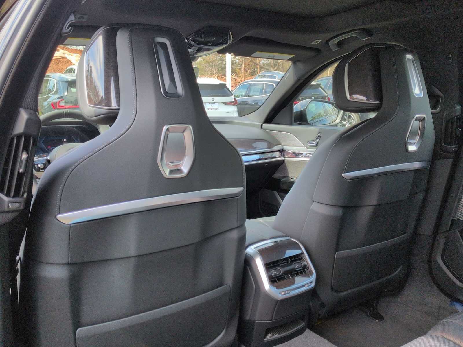 Used 2026 BMW i7 xDrive60 w/ Executive Package AWD/4WD image 19