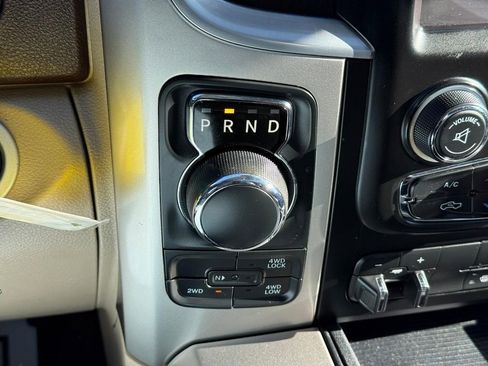 Used 2018 RAM 1500 SLT image 20