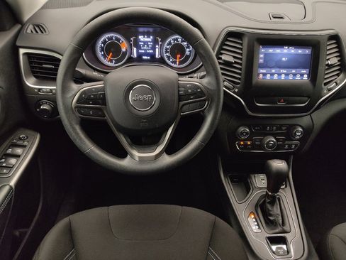 Used 2020 Jeep Cherokee Latitude FWD image 22