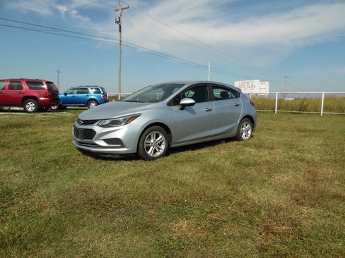 Used 2018 Chevrolet Cruze LT w/ Leather Package image 21