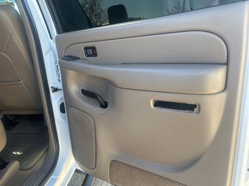 Used 2005 Chevrolet Silverado 3500 LT w/ Heavy-Duty Power Package image 11