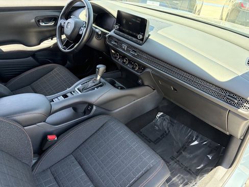 Certified 2025 Honda HR-V Sport image 10