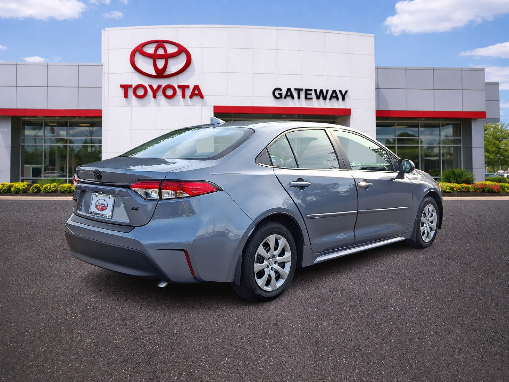 Certified 2025 Toyota Corolla LE FWD image 4