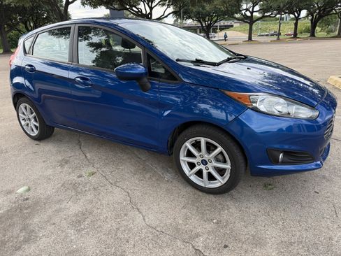 Used 2018 Ford Fiesta SE w/ Equipment Group 201A image 3