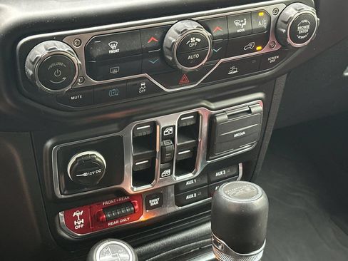 Used 2023 Jeep Wrangler Unlimited Rubicon 4xe AWD/4WD image 21