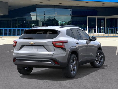 New 2026 Chevrolet Trax LT image 4