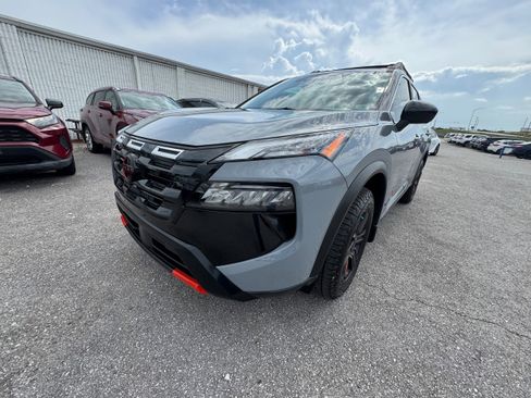 Used 2025 Nissan Rogue Rock Creek image 3