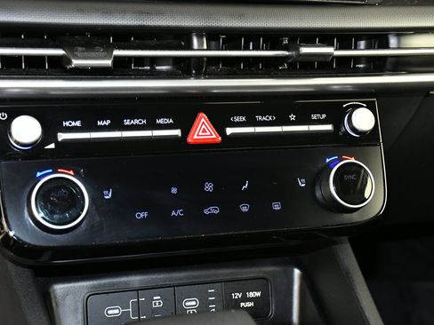 Used 2025 Hyundai Tucson SEL AWD/4WD image 29