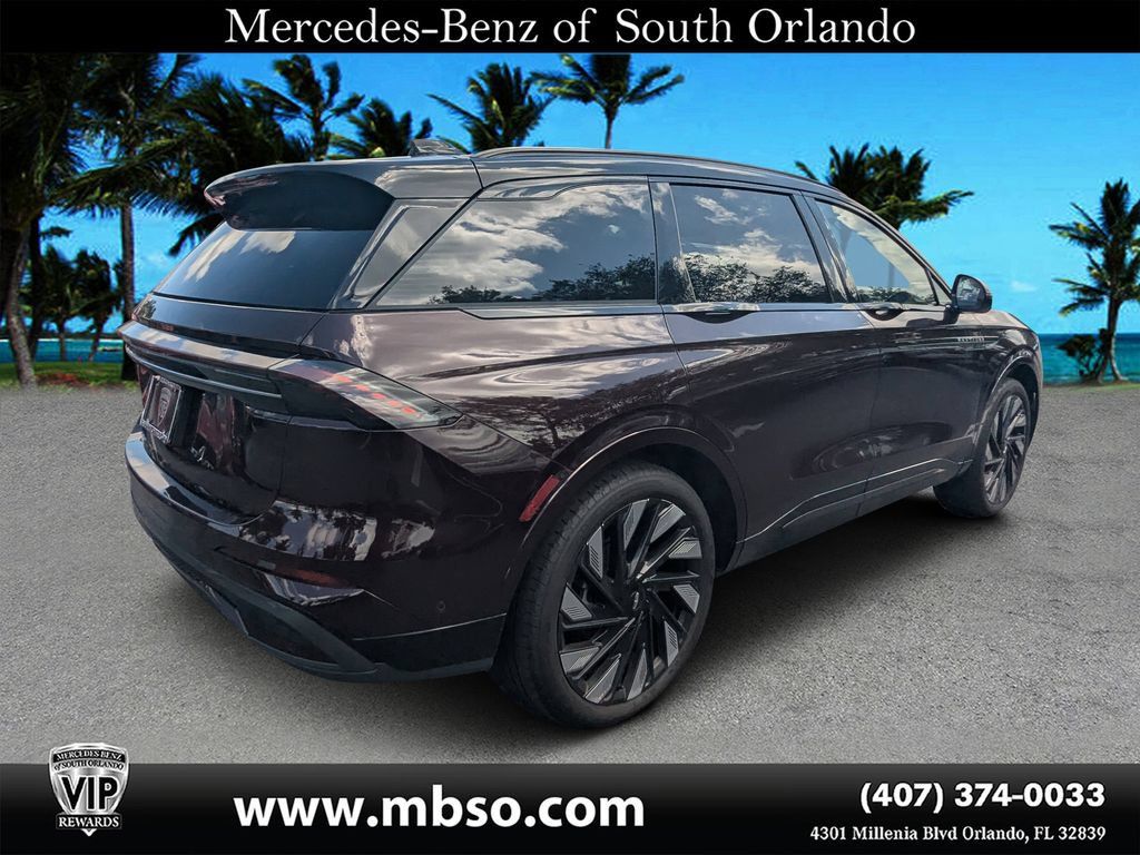 Used 2024 Lincoln Nautilus Reserve w/ Equipment Group 202A AWD/4WD image 17