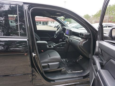 Used 2025 Toyota Tacoma SR5 image 18