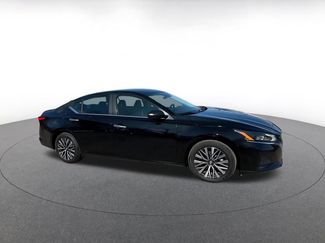 Used 2025 Nissan Altima 2.5 SV video 2