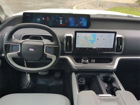 New 2025 Ford Expedition Max Platinum w/ Platinum Ultimate Package image 5