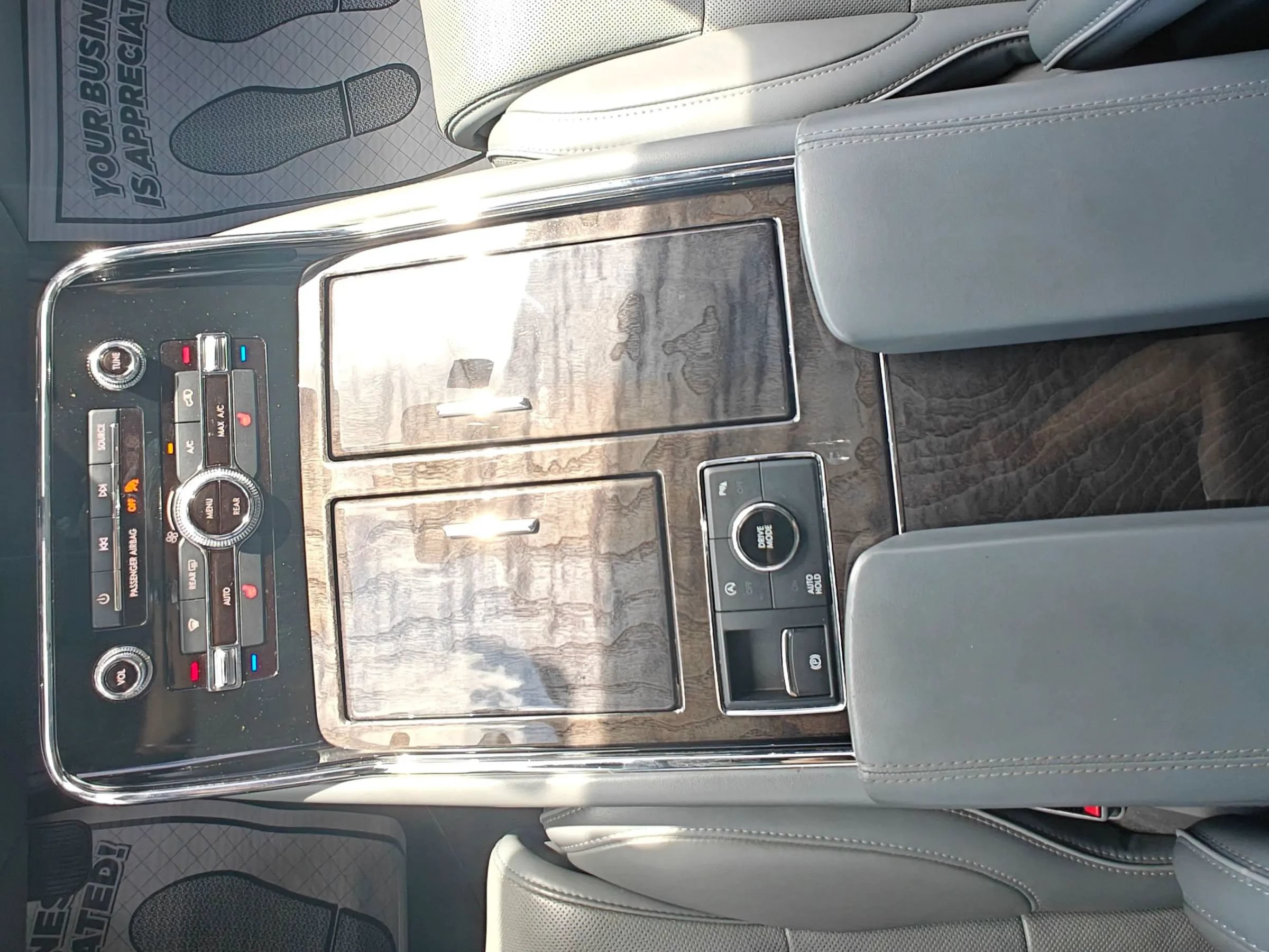 Used 2019 Lincoln Navigator Select RWD image 25