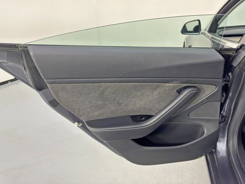 Used 2018 Tesla Model 3 Long Range image 42