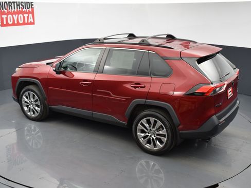 Used 2023 Toyota RAV4 XLE Premium image 22