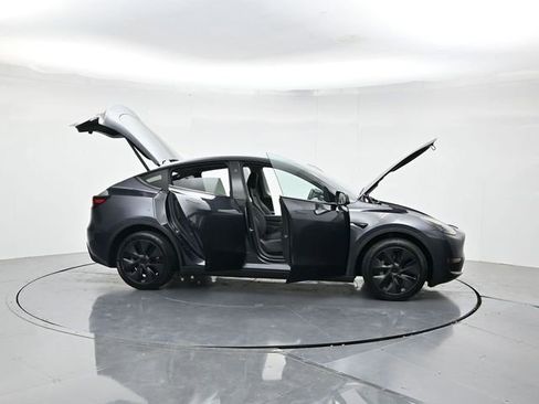 Used 2025 Tesla Model Y Long Range AWD/4WD image 48