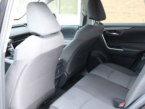 Certified 2025 Toyota RAV4 XLE FWD image 17