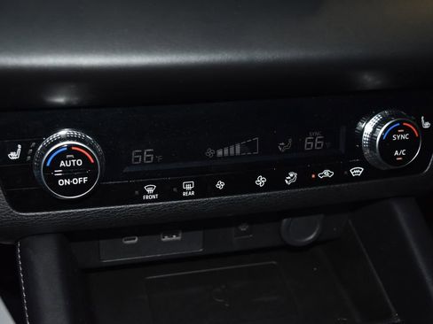 Used 2024 Mitsubishi Outlander Ralliart image 13