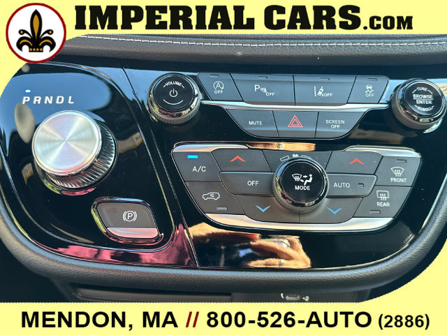 New 2027 Chrysler Pacifica Select AWD/4WD image 30