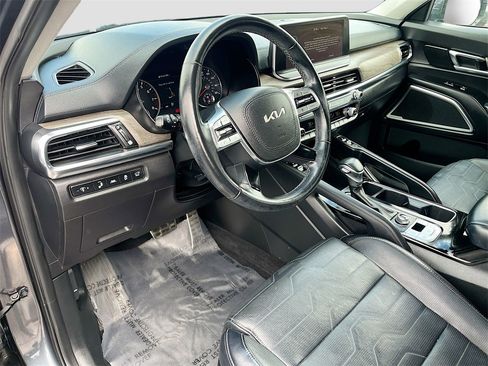 Used 2022 Kia Telluride SX w/ SX Prestige Package image 9