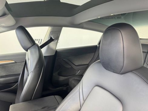 Used 2023 Tesla Model 3 Standard Range RWD image 10
