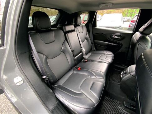 Used 2023 Jeep Cherokee Altitude Lux AWD/4WD image 20