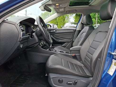 Used 2024 Volkswagen Jetta SE FWD image 21