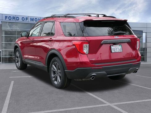 Used 2022 Ford Explorer XLT w/ Equipment Group 202A image 7