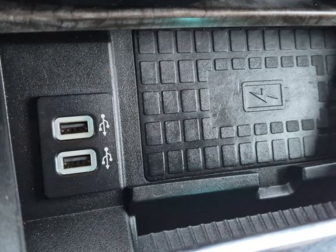 Used 2019 Ford Expedition Limited w/ Equipment Group 302A AWD/4WD image 33