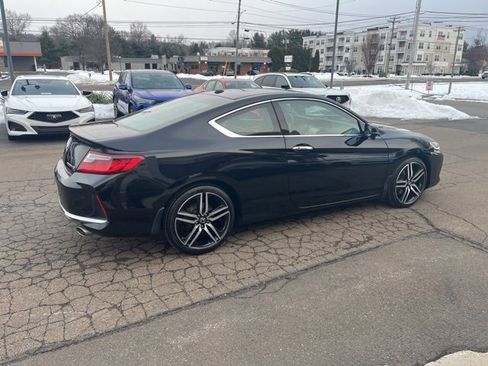 Used 2017 Honda Accord Touring image 17