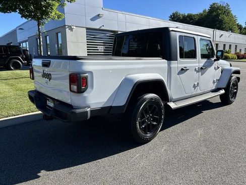 Used 2022 Jeep Gladiator Sport AWD/4WD image 8