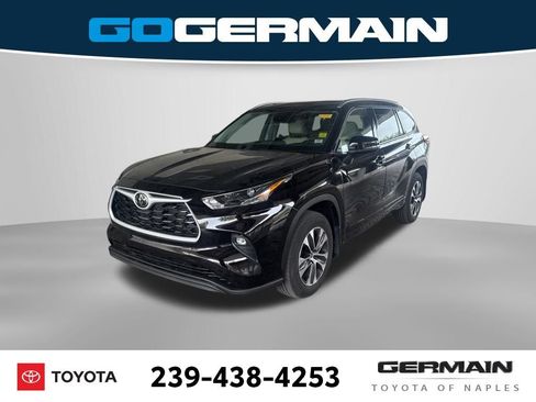 Used 2022 Toyota Highlander XLE image 1