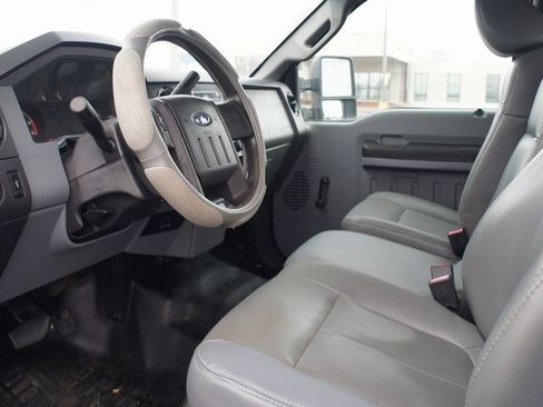 Used 2012 Ford F550 XL image 5