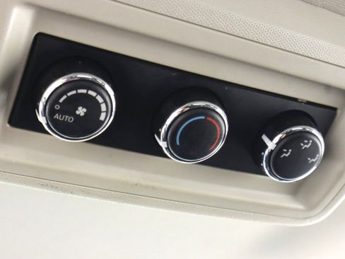 Used 2018 Dodge Journey SXT FWD image 27