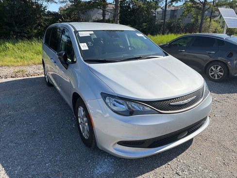 Used 2024 Chrysler Voyager LX FWD image 2