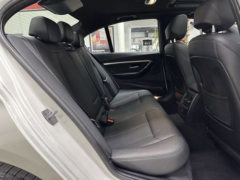 Used 2018 BMW 330i xDrive 330i xDrive AWD 4dr Sedan w/ Convenience Package image 15