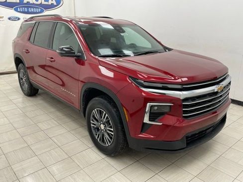 New 2026 Chevrolet Traverse LT w/ Driver Confidence Package image 1