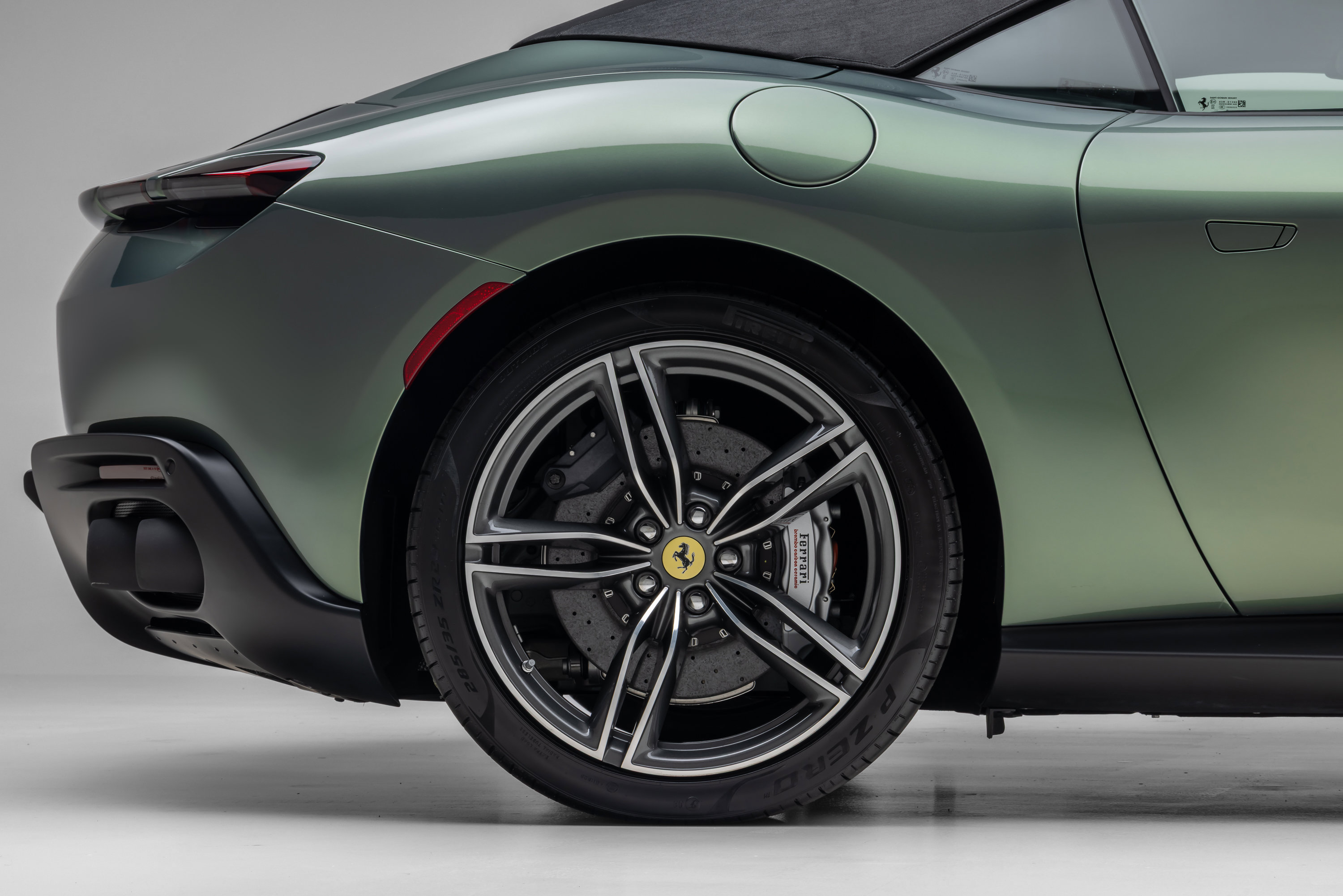 Certified 2026 Ferrari Roma Spider RWD image 19