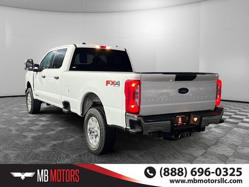 Used 2023 Ford F350 XLT w/ FX4 Off-Road Package image 5