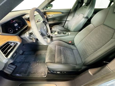 Used 2023 Audi e-tron GT Premium Plus image 19