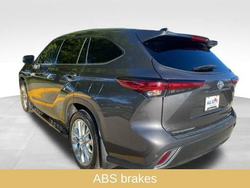 Used 2023 Toyota Highlander Limited image 7
